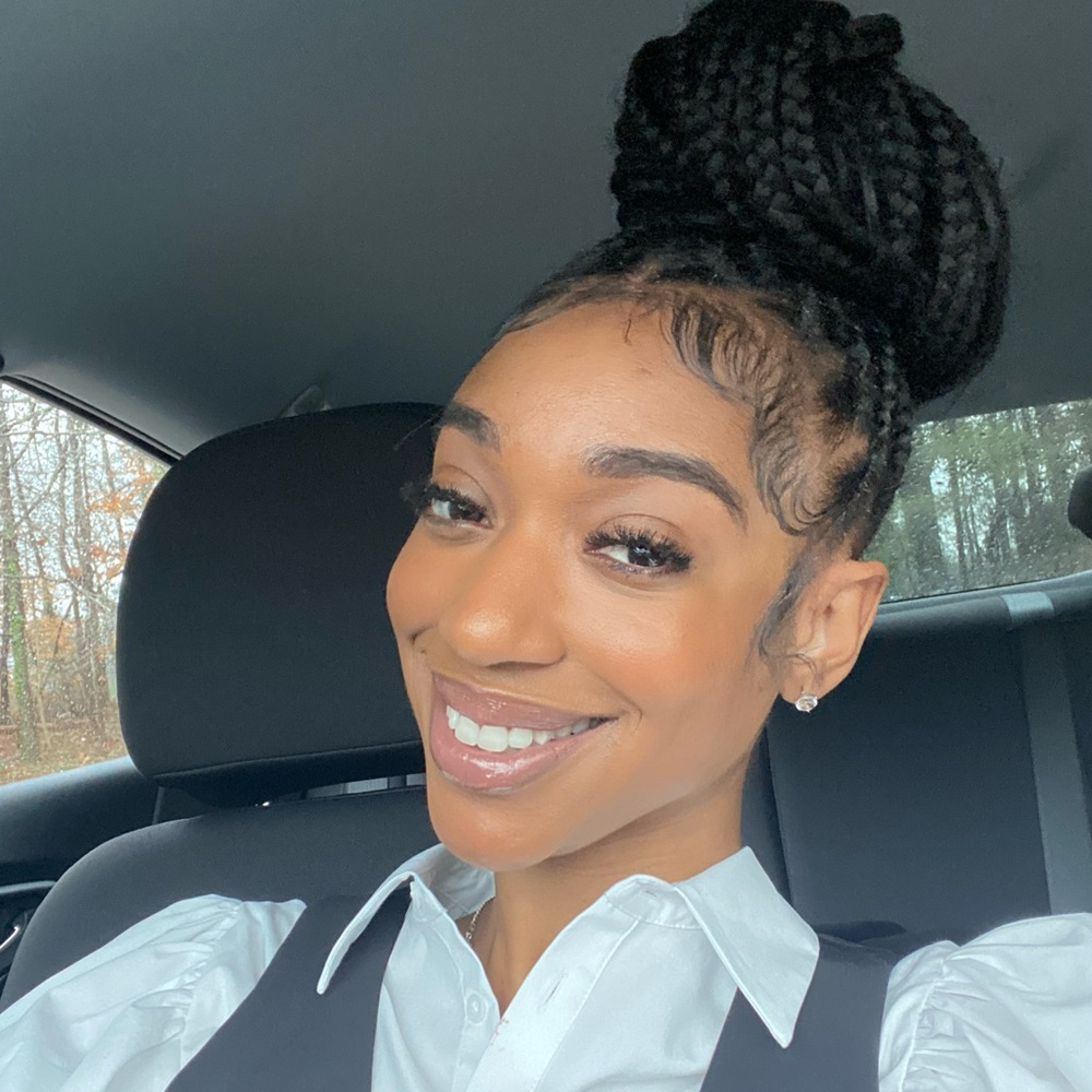 Meet your Posher, Jada